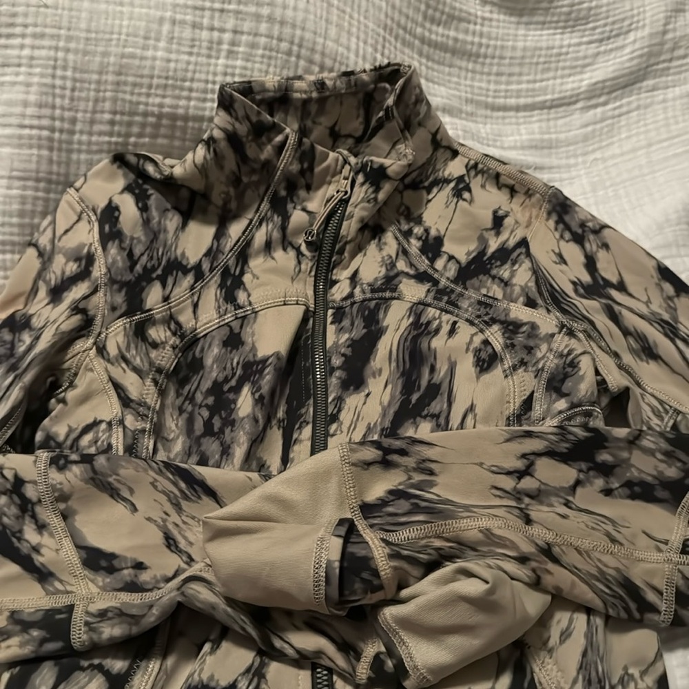 Lululemon. Size 2 jacket